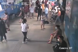 济南女生送神秘外卖到BRT站台，小票上还写了这样一段话