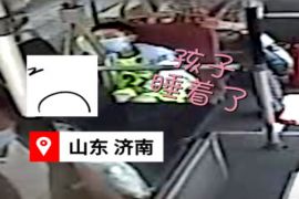 男孩不小心和家人走散，K93乘客司机全程接力照看
