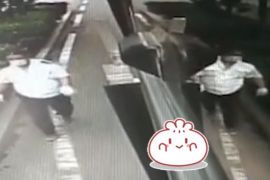 摩托车驾驶员丢钱包 公交驾驶员热心归还！