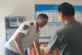 学生遗落手机 驾驶员等到深夜十二点物归原主
