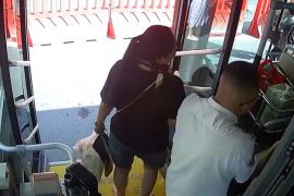“这个小伙真不孬”——公交司机满头大汗背乘客奔急诊室