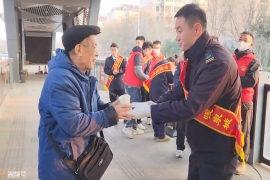 济南公交志愿者开展冬日送温暖活动