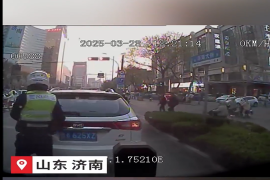 公交榜样丨路遇私家车抛锚，驾驶员伸出援手