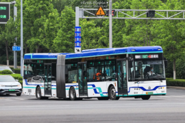 “乘”心“乘”意丨这座城市把公交车，做成了写给居民的情书（节选）